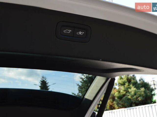 Белый Вольво ХС90, объемом двигателя 1.97 л и пробегом 102 тыс. км за 41000 $, фото 36 на Automoto.ua