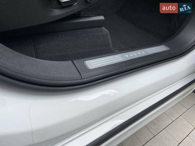 Білий Вольво ХС90, об'ємом двигуна 1.97 л та пробігом 305 тис. км за 31000 $, фото 27 на Automoto.ua