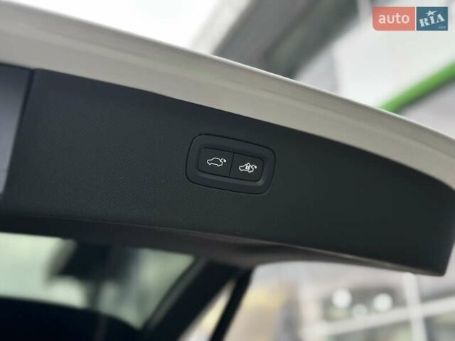 Белый Вольво ХС90, объемом двигателя 1.97 л и пробегом 153 тыс. км за 29999 $, фото 41 на Automoto.ua