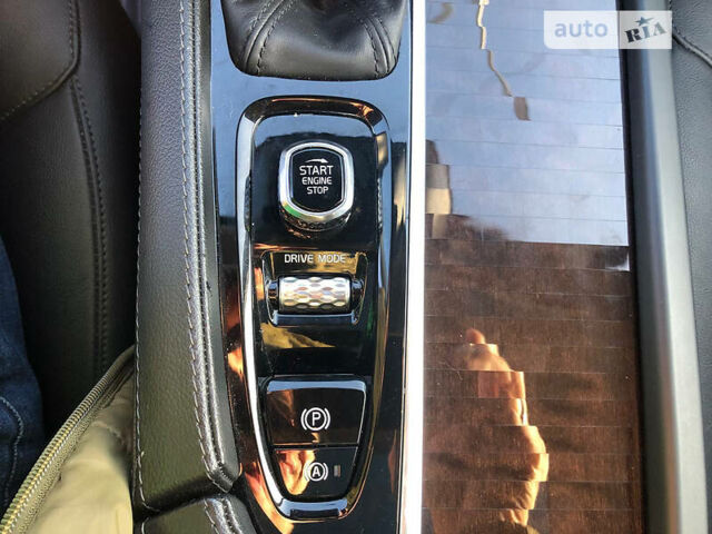 Белый Вольво ХС90, объемом двигателя 2 л и пробегом 33 тыс. км за 39900 $, фото 22 на Automoto.ua