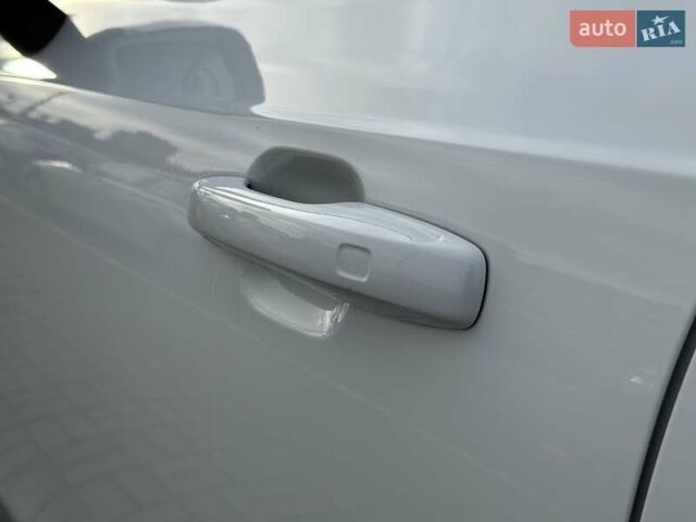 Белый Вольво ХС90, объемом двигателя 1.97 л и пробегом 153 тыс. км за 29999 $, фото 42 на Automoto.ua