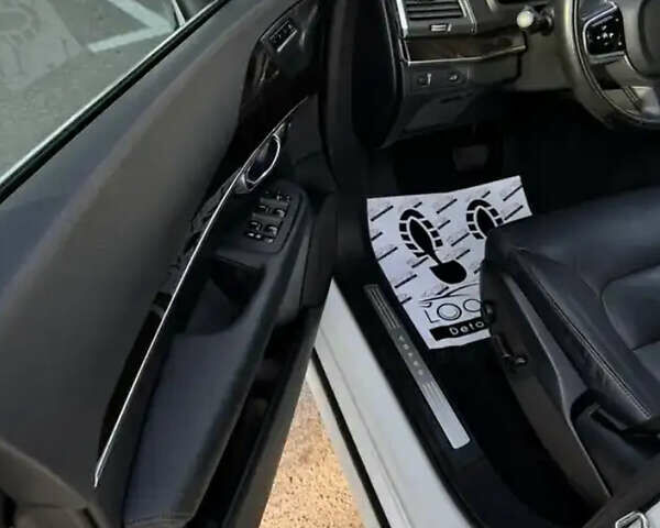 Белый Вольво ХС90, объемом двигателя 1.97 л и пробегом 140 тыс. км за 36900 $, фото 8 на Automoto.ua