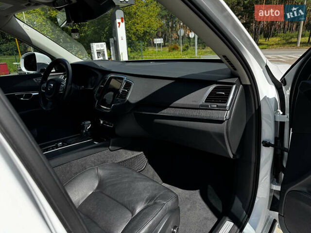 Вольво ХС90 2019 в Киеве на Automoto.ua Белый Вольво ХС90, объемом двигателя 2 л и пробегом 50 тыс. км за 44900 $, фото 13 на Automoto.ua