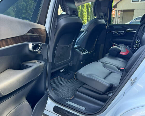 Белый Вольво ХС90, объемом двигателя 1.97 л и пробегом 78 тыс. км за 40000 $, фото 11 на Automoto.ua