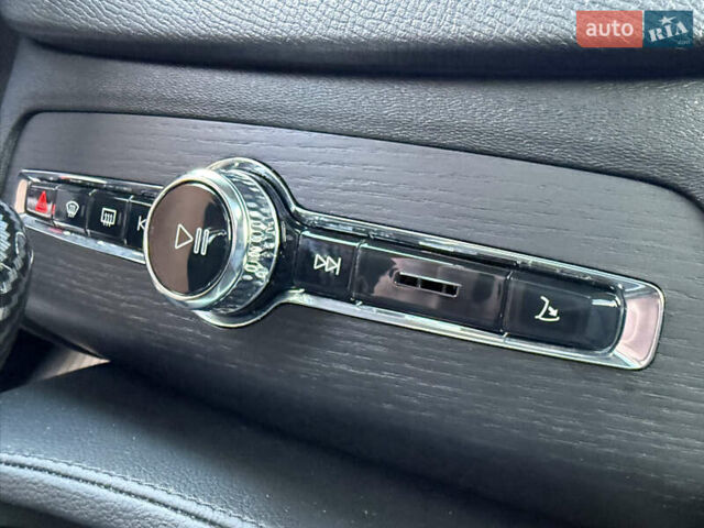 Вольво ХС90 2019 в Черновцах на Automoto.ua Белый Вольво ХС90, объемом двигателя 2 л и пробегом 132 тыс. км за 33300 $, фото 47 на Automoto.ua