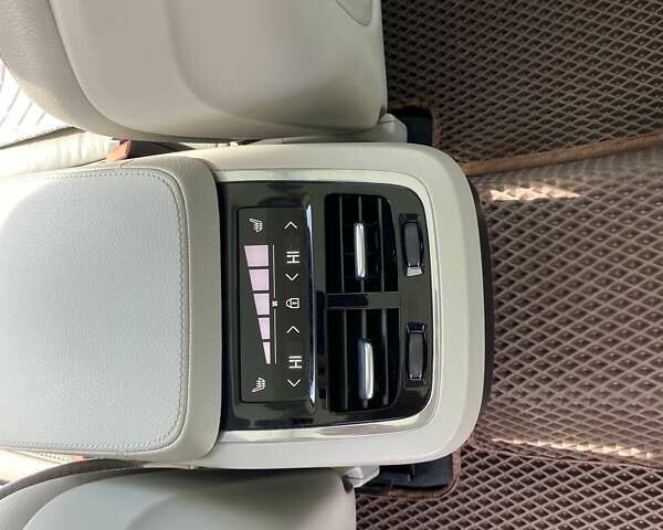 Белый Вольво ХС90, объемом двигателя 1.97 л и пробегом 142 тыс. км за 34500 $, фото 13 на Automoto.ua