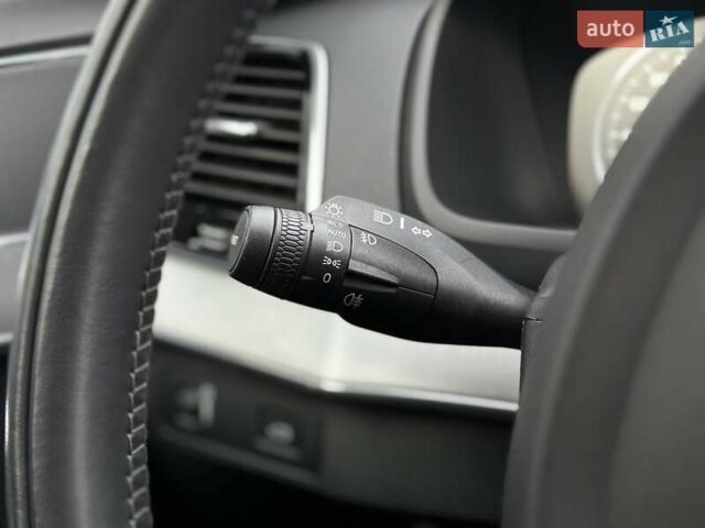 Белый Вольво ХС90, объемом двигателя 1.97 л и пробегом 153 тыс. км за 29999 $, фото 26 на Automoto.ua