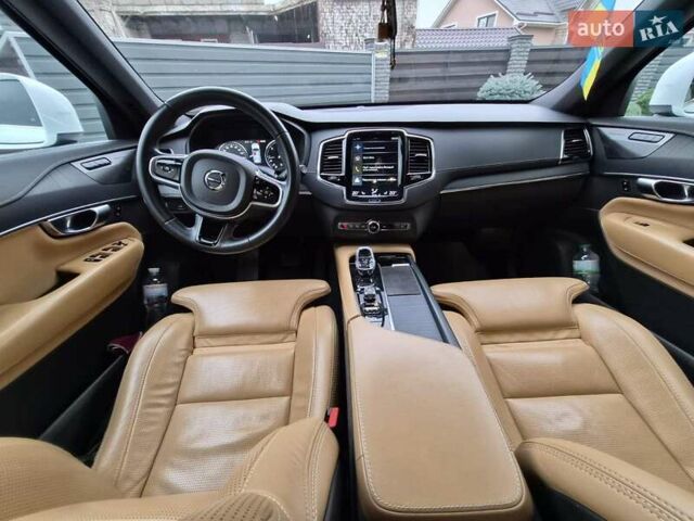 Білий Вольво ХС90, об'ємом двигуна 1.97 л та пробігом 105 тис. км за 41555 $, фото 7 на Automoto.ua