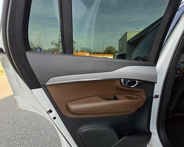 Белый Вольво ХС90, объемом двигателя 1.97 л и пробегом 151 тыс. км за 35500 $, фото 28 на Automoto.ua