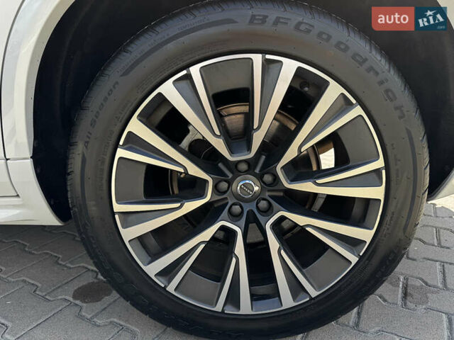 Вольво ХС90 2019 в Киеве на Automoto.ua Белый Вольво ХС90, объемом двигателя 2 л и пробегом 50 тыс. км за 44900 $, фото 8 на Automoto.ua