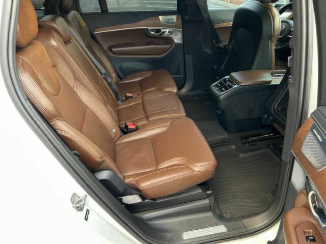 Білий Вольво ХС90, об'ємом двигуна 2 л та пробігом 41 тис. км за 19000 $, фото 8 на Automoto.ua