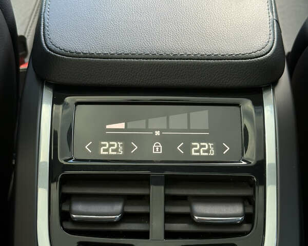 Вольво ХС90 2019 в Черновцах на Automoto.ua Белый Вольво ХС90, объемом двигателя 2 л и пробегом 132 тыс. км за 33300 $, фото 25 на Automoto.ua