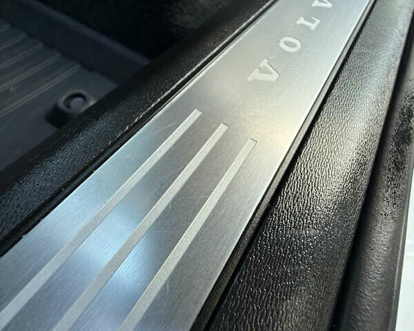 Вольво ХС90 2019 в Черновцах на Automoto.ua Белый Вольво ХС90, объемом двигателя 2 л и пробегом 132 тыс. км за 33300 $, фото 67 на Automoto.ua