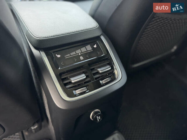 Білий Вольво ХС90, об'ємом двигуна 1.97 л та пробігом 30 тис. км за 35999 $, фото 11 на Automoto.ua