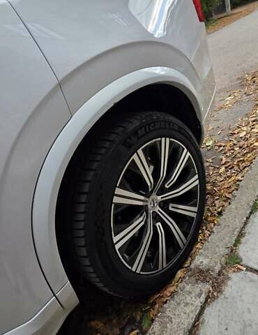 Вольво ХС90 2020 в Черновцах на Automoto.ua Белый Вольво ХС90, объемом двигателя 2 л и пробегом 111 тыс. км за 44000 $, фото 4 на Automoto.ua