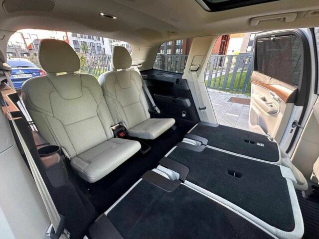 Белый Вольво ХС90, объемом двигателя 2 л и пробегом 46 тыс. км за 28000 $, фото 8 на Automoto.ua