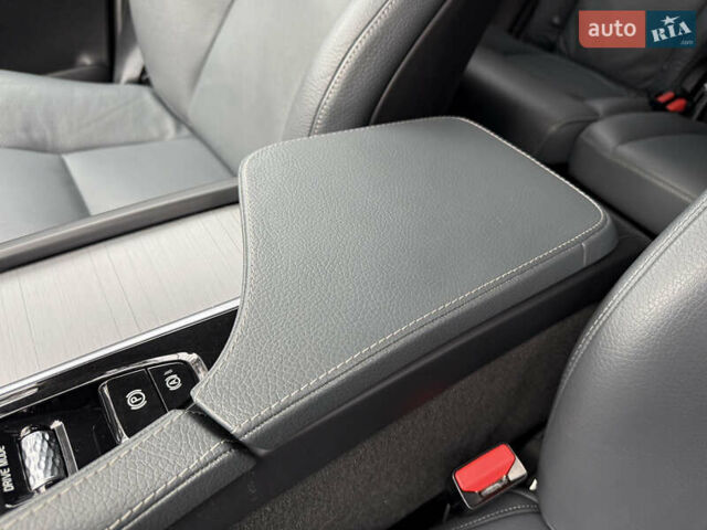 Белый Вольво ХС90, объемом двигателя 2 л и пробегом 145 тыс. км за 38400 $, фото 114 на Automoto.ua