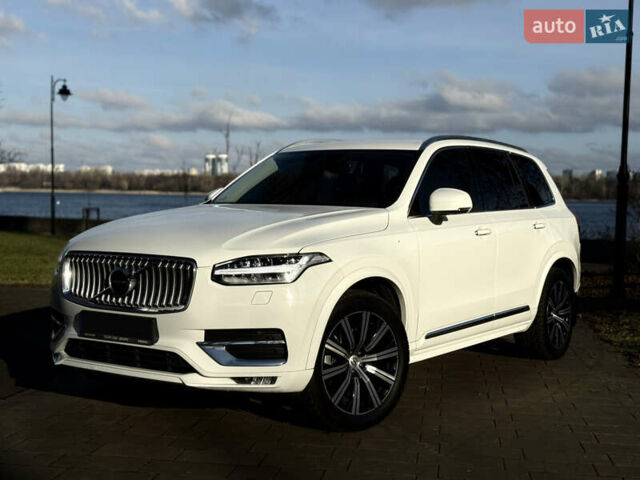 Белый Вольво ХС90, объемом двигателя 1.97 л и пробегом 105 тыс. км за 43500 $, фото 1 на Automoto.ua