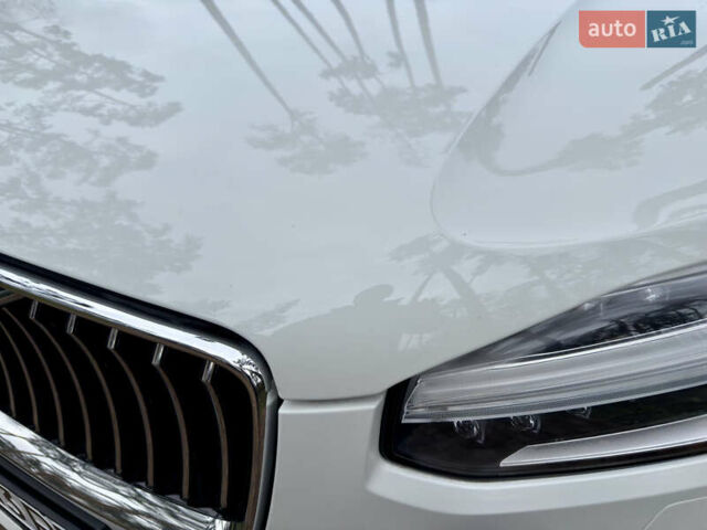 Белый Вольво ХС90, объемом двигателя 2 л и пробегом 145 тыс. км за 38400 $, фото 78 на Automoto.ua