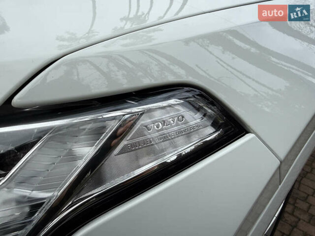 Белый Вольво ХС90, объемом двигателя 2 л и пробегом 145 тыс. км за 38400 $, фото 26 на Automoto.ua