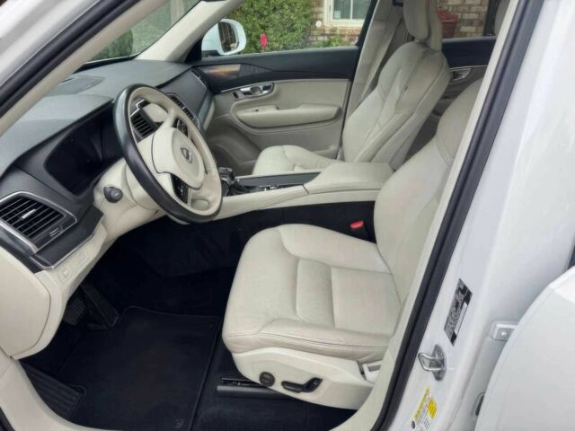 Белый Вольво ХС90, объемом двигателя 2 л и пробегом 35 тыс. км за 18000 $, фото 7 на Automoto.ua