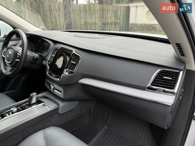 Белый Вольво ХС90, объемом двигателя 2 л и пробегом 145 тыс. км за 38400 $, фото 164 на Automoto.ua