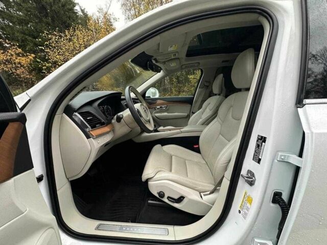 Белый Вольво ХС90, объемом двигателя 2 л и пробегом 46 тыс. км за 28000 $, фото 5 на Automoto.ua