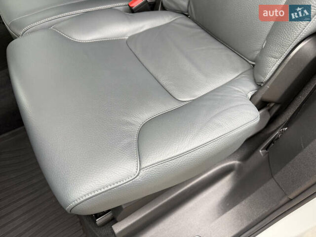 Белый Вольво ХС90, объемом двигателя 2 л и пробегом 145 тыс. км за 38400 $, фото 131 на Automoto.ua