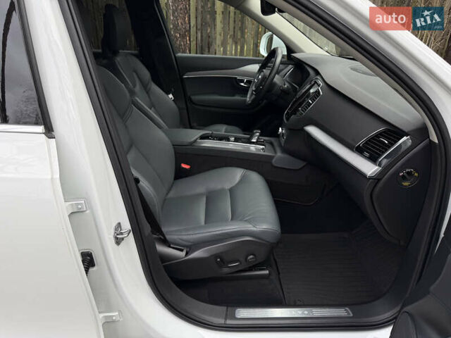 Белый Вольво ХС90, объемом двигателя 2 л и пробегом 145 тыс. км за 38400 $, фото 161 на Automoto.ua