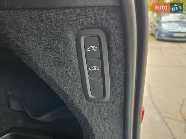 Белый Вольво ХС90, объемом двигателя 1.97 л и пробегом 117 тыс. км за 45500 $, фото 20 на Automoto.ua