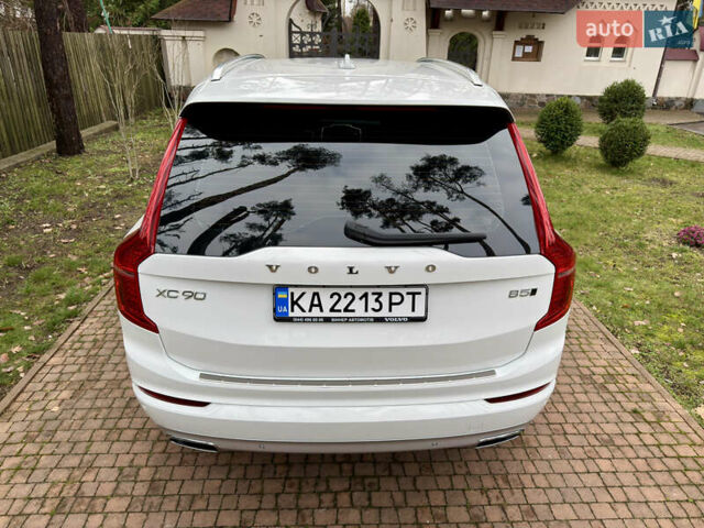 Белый Вольво ХС90, объемом двигателя 2 л и пробегом 145 тыс. км за 38400 $, фото 47 на Automoto.ua