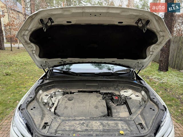 Белый Вольво ХС90, объемом двигателя 2 л и пробегом 145 тыс. км за 38400 $, фото 174 на Automoto.ua