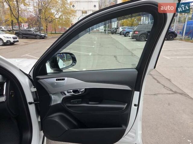Белый Вольво ХС90, объемом двигателя 1.97 л и пробегом 117 тыс. км за 45500 $, фото 19 на Automoto.ua