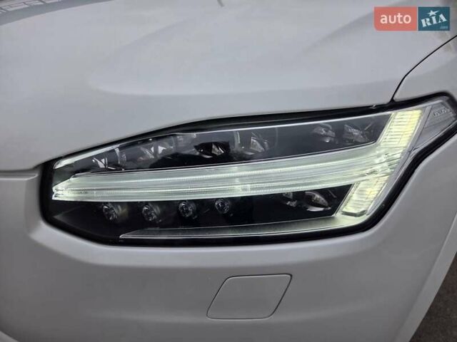 Белый Вольво ХС90, объемом двигателя 1.97 л и пробегом 117 тыс. км за 45500 $, фото 12 на Automoto.ua