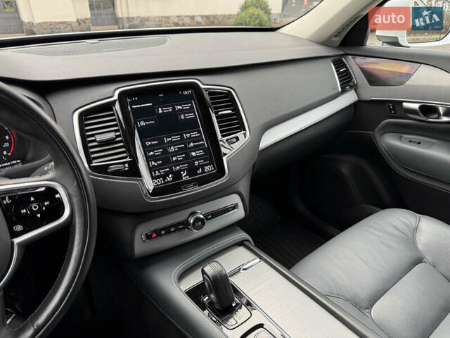 Белый Вольво ХС90, объемом двигателя 2 л и пробегом 145 тыс. км за 38400 $, фото 109 на Automoto.ua