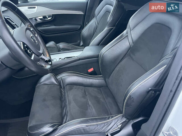 Белый Вольво ХС90, объемом двигателя 1.97 л и пробегом 98 тыс. км за 43500 $, фото 47 на Automoto.ua