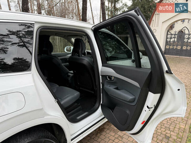 Белый Вольво ХС90, объемом двигателя 2 л и пробегом 145 тыс. км за 38400 $, фото 19 на Automoto.ua