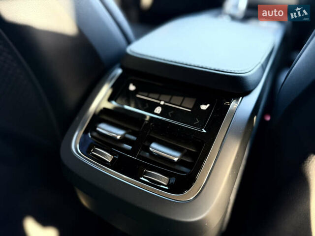 Белый Вольво ХС90, объемом двигателя 1.97 л и пробегом 105 тыс. км за 43500 $, фото 49 на Automoto.ua