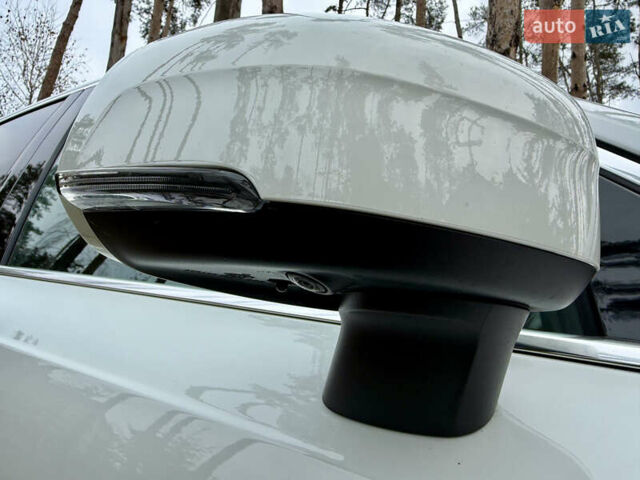 Белый Вольво ХС90, объемом двигателя 2 л и пробегом 145 тыс. км за 38400 $, фото 62 на Automoto.ua
