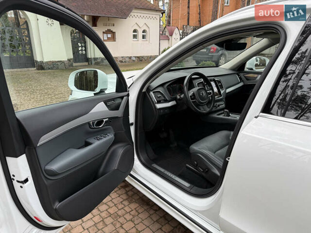 Белый Вольво ХС90, объемом двигателя 2 л и пробегом 145 тыс. км за 38400 $, фото 8 на Automoto.ua