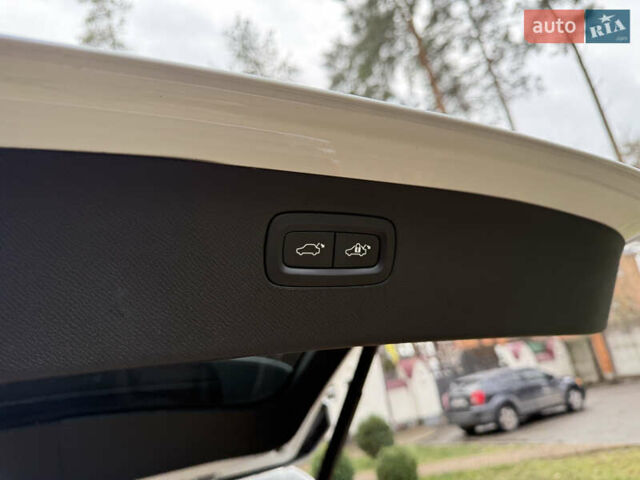 Белый Вольво ХС90, объемом двигателя 2 л и пробегом 145 тыс. км за 38400 $, фото 17 на Automoto.ua