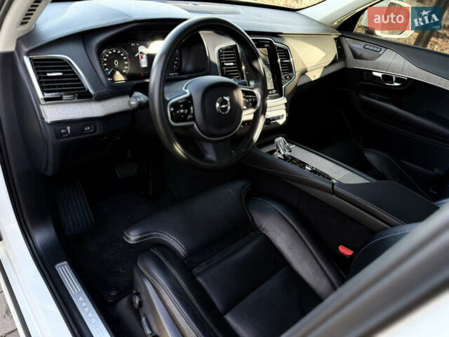 Белый Вольво ХС90, объемом двигателя 1.97 л и пробегом 105 тыс. км за 43500 $, фото 65 на Automoto.ua