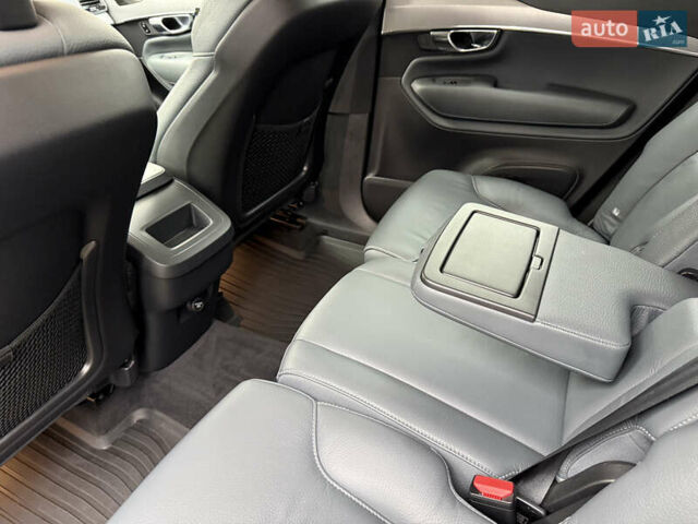 Белый Вольво ХС90, объемом двигателя 2 л и пробегом 145 тыс. км за 38400 $, фото 127 на Automoto.ua