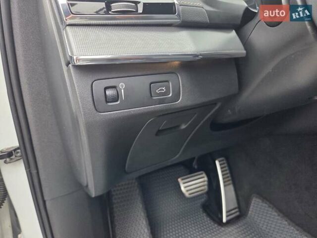 Белый Вольво ХС90, объемом двигателя 1.97 л и пробегом 117 тыс. км за 45500 $, фото 19 на Automoto.ua