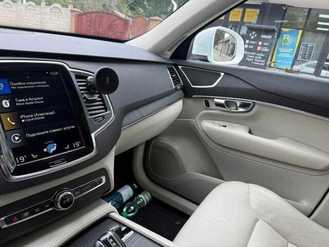 Белый Вольво ХС90, объемом двигателя 2 л и пробегом 125 тыс. км за 30000 $, фото 11 на Automoto.ua