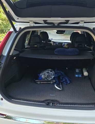 Вольво ХС90 2020 в Черновцах на Automoto.ua Белый Вольво ХС90, объемом двигателя 2 л и пробегом 111 тыс. км за 44000 $, фото 11 на Automoto.ua