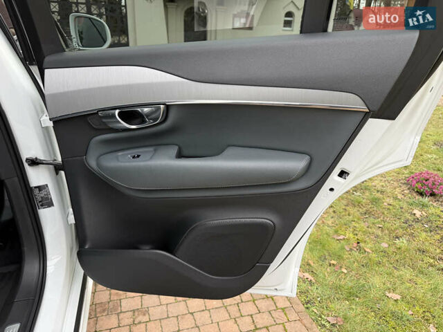 Белый Вольво ХС90, объемом двигателя 2 л и пробегом 145 тыс. км за 38400 $, фото 148 на Automoto.ua