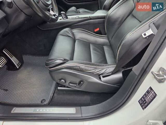 Белый Вольво ХС90, объемом двигателя 1.97 л и пробегом 117 тыс. км за 45500 $, фото 49 на Automoto.ua