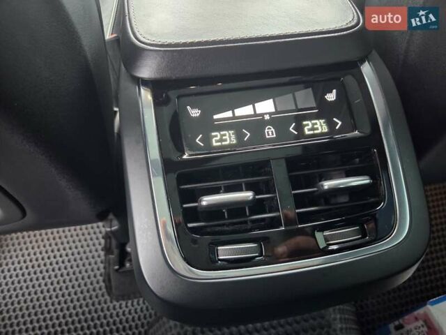 Белый Вольво ХС90, объемом двигателя 1.97 л и пробегом 117 тыс. км за 45500 $, фото 27 на Automoto.ua