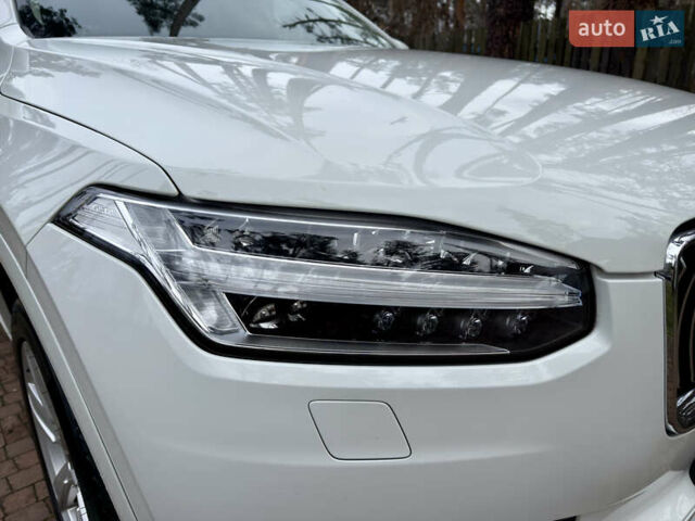 Белый Вольво ХС90, объемом двигателя 2 л и пробегом 145 тыс. км за 38400 $, фото 66 на Automoto.ua